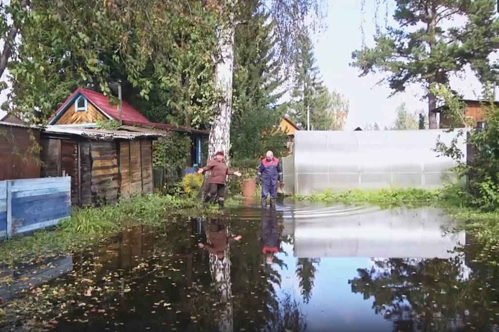 В новосибирской Первомайке начало топить многоэтажки