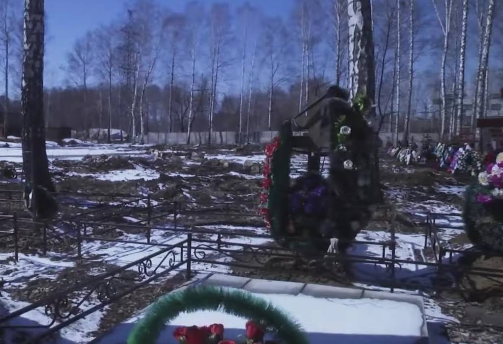 В Новосибирске может подтопить могилы участников СВО на Южном кладбище