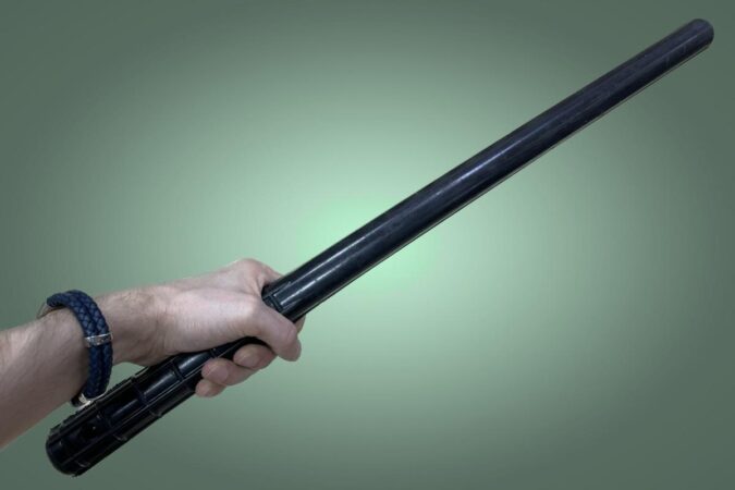 Ударил дубинкой заключенного: под Новосибирском сотруднику ГУФСИН назначили 3 года за превышение полномочий