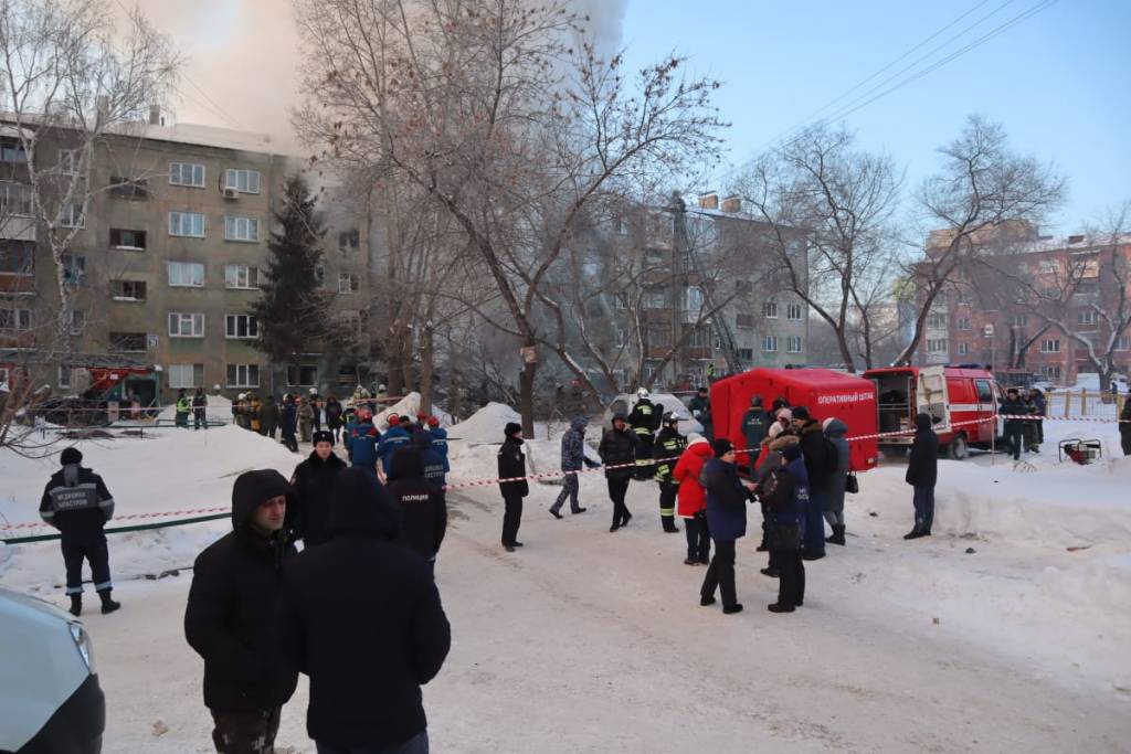 В Новосибирске число погибших при обрушении дома на Линейной выросло до трех человек