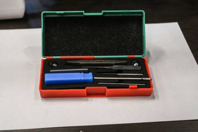 Более 900 отмычек пытались ввезти в Новосибирск за полгода