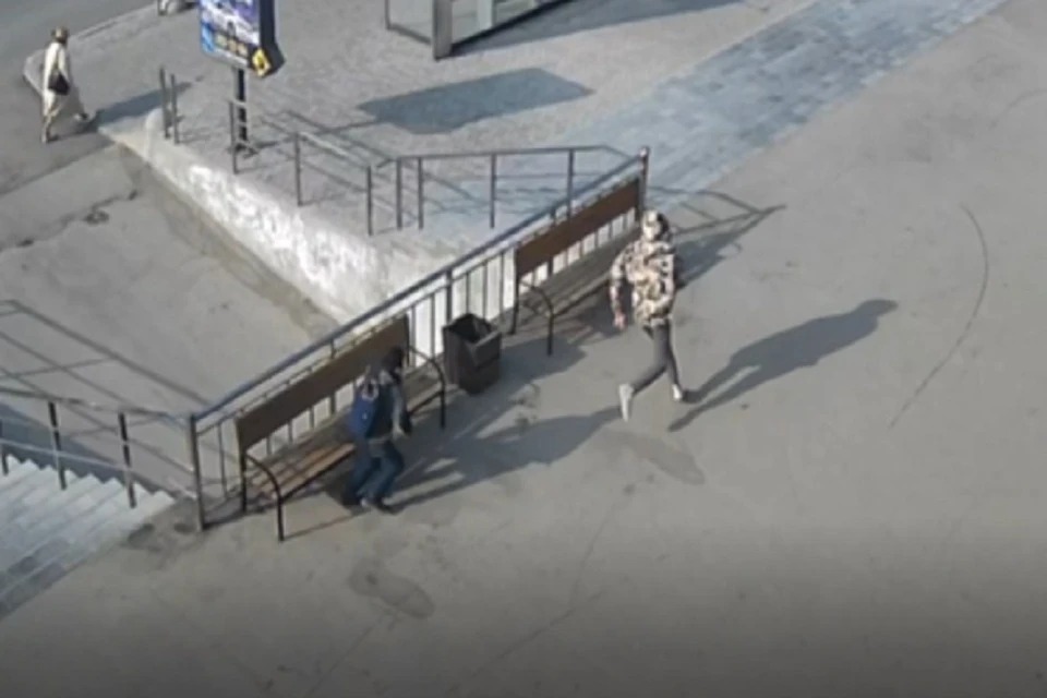 В Новосибирске ранее судимый мужчина выхватил смартфон у 10-летнего мальчика