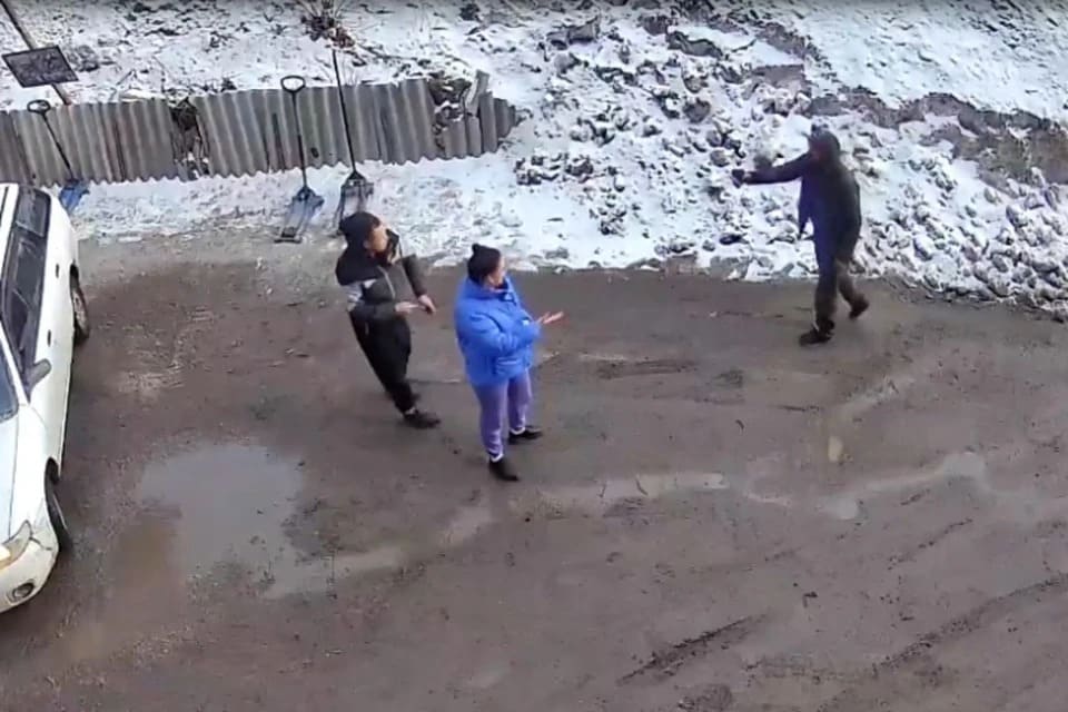 Под Новосибирском два владельца шиномонтажа устроили перестрелку из-за отзыва в интернете