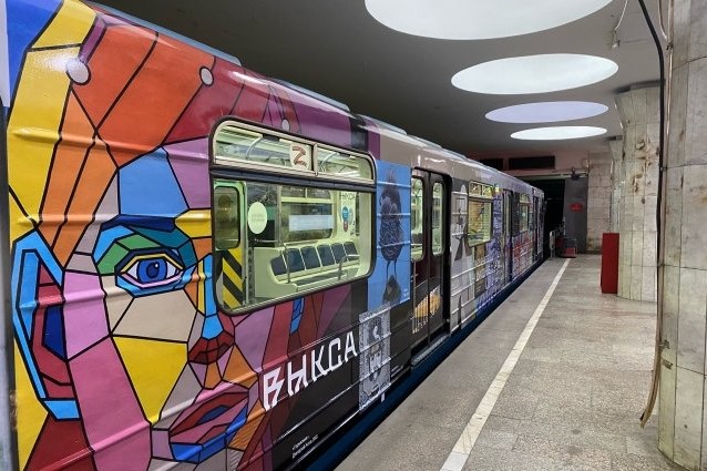 В метрополитене Новосибирска запустили брендированный поезд о Нижнем Новгороде