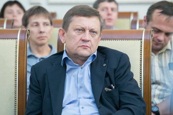 Прокуроры требуют реальные сроки в 6 и 7 лет колонии для экс-руководителей клиники имени Мешалкина