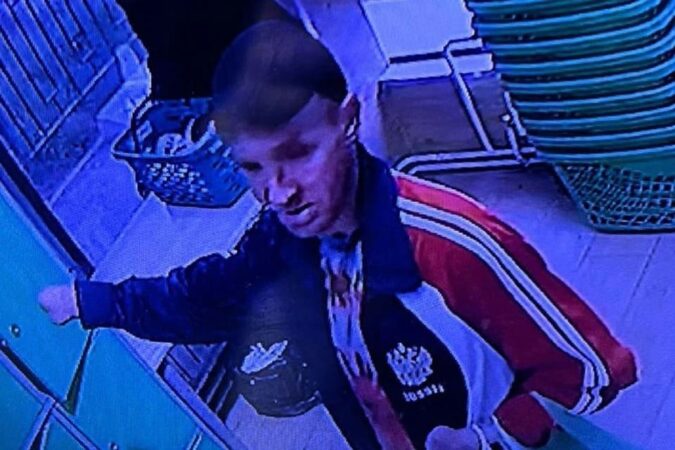 В Новосибирске полиция ищет мужчину