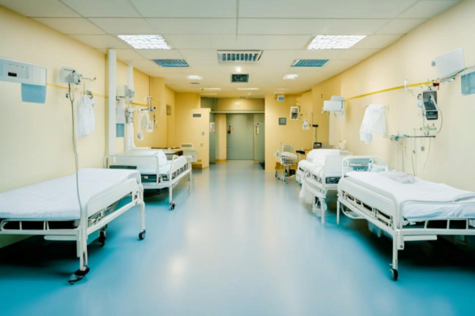 В Новосибирске девочке с ВИЧ-инфекцикей в больнице не давали еду и постельное белье