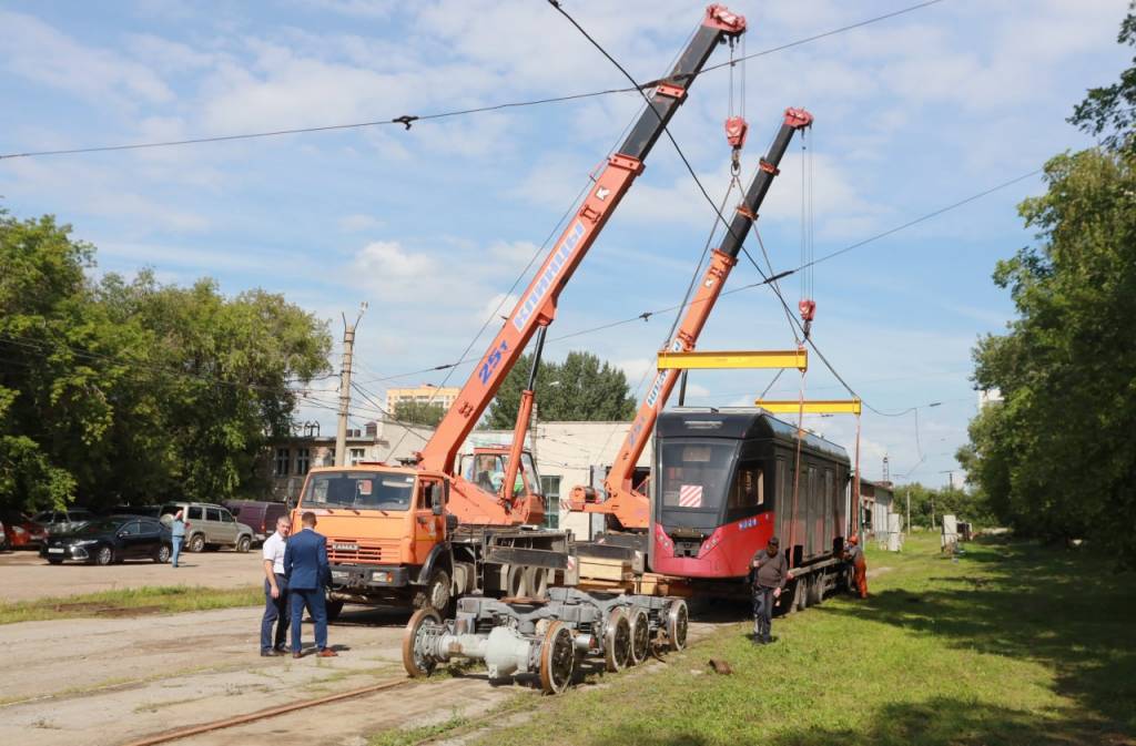 В Новосибирске новые трамваи вернули на маршрут