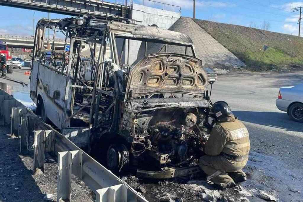 Под Новосибирском прокуратура нашла нарушения у перевозчика после пожара в маршрутке