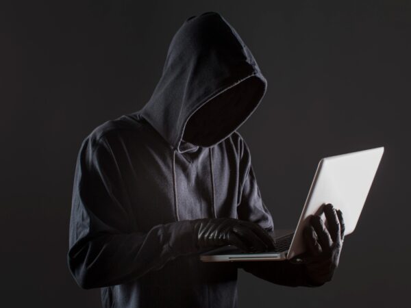 Мошенники обманывают новосибирцев