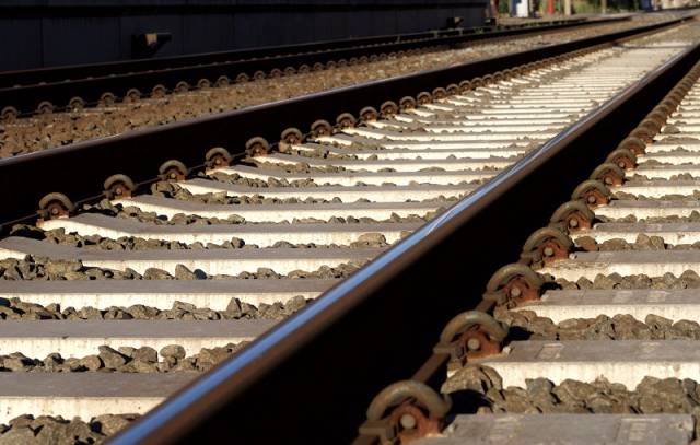 В Новосибирской области мужчина погиб под колесами грузового поезда на станции Мошково