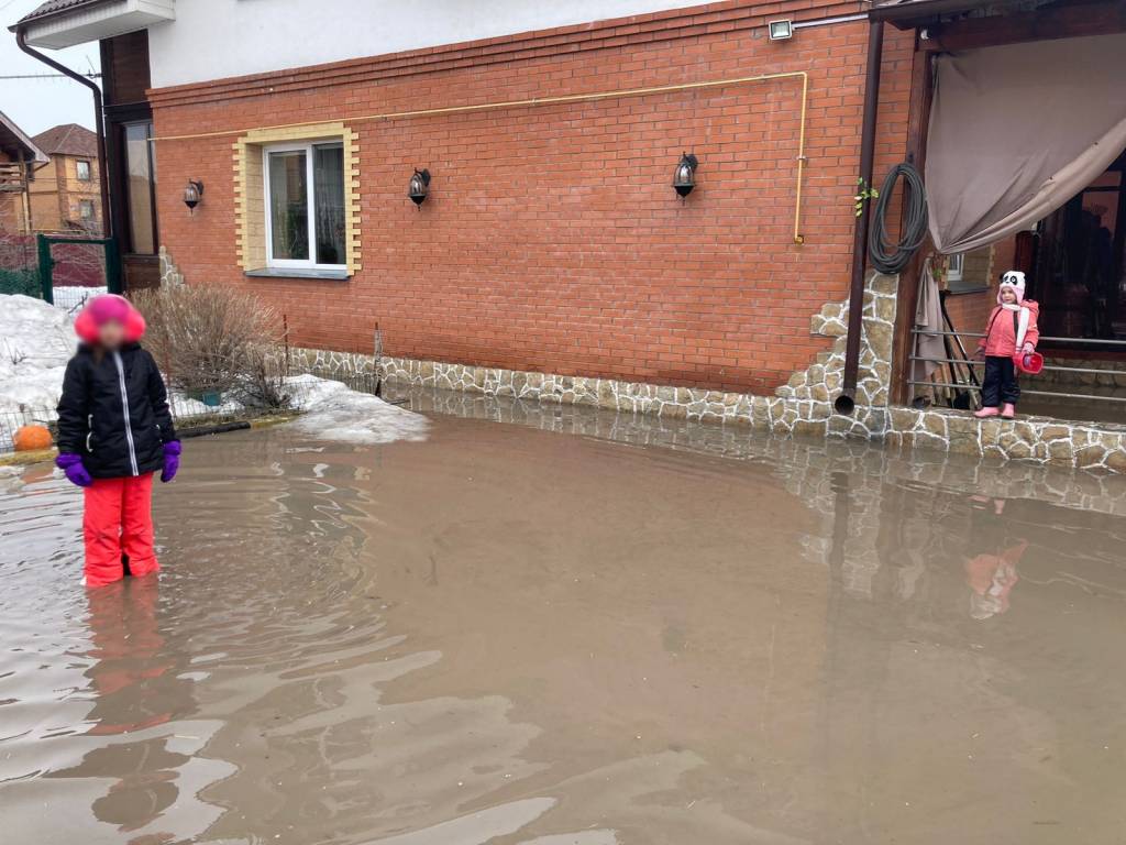 В мэрии Новосибирска причиной потопа на Вознесенской назвали незаконный «лежачий полицейский»