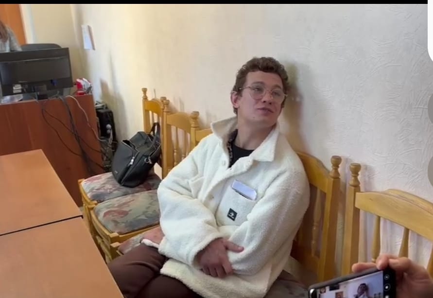 В Новосибирске актеру Никите Кологривому дали семь суток ареста за дебош в баре