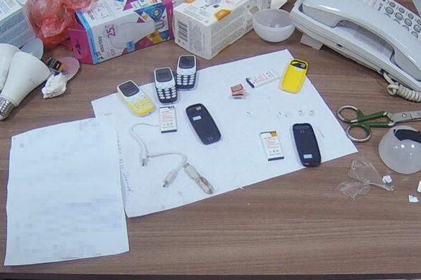 В Новосибирске в СИЗО пытались передать телефоны