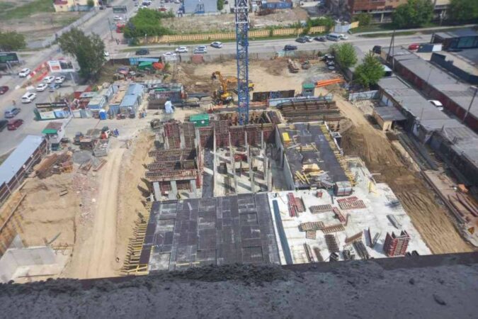 В Новосибирске рабочий упал с высоты и погиб при строительстве дома