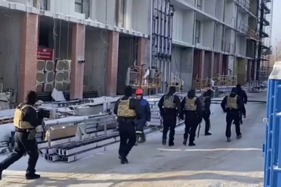 Мигрантов-нелегалов задержали на стройках в Новосибирске