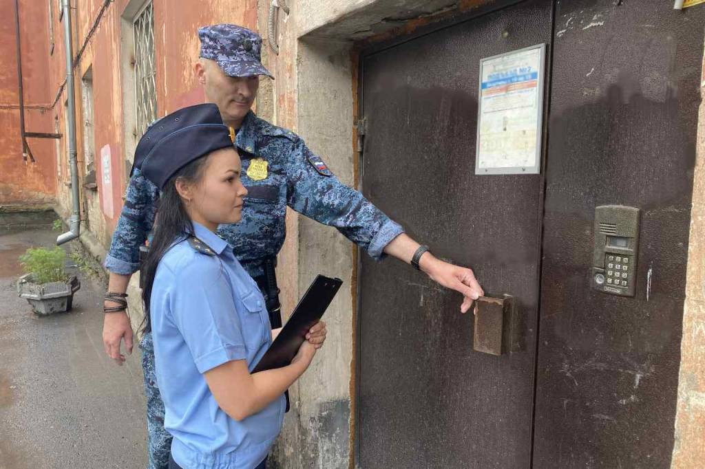 Житель Новосибирска погасил крупный долг по алиментам