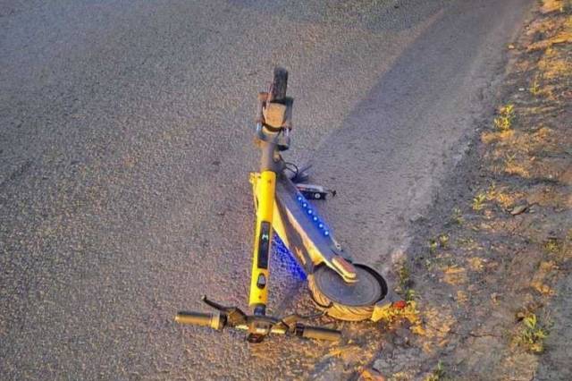 Двух подростков увезли на карете скорой помощи после ДТП с самокатами в Новосибирске