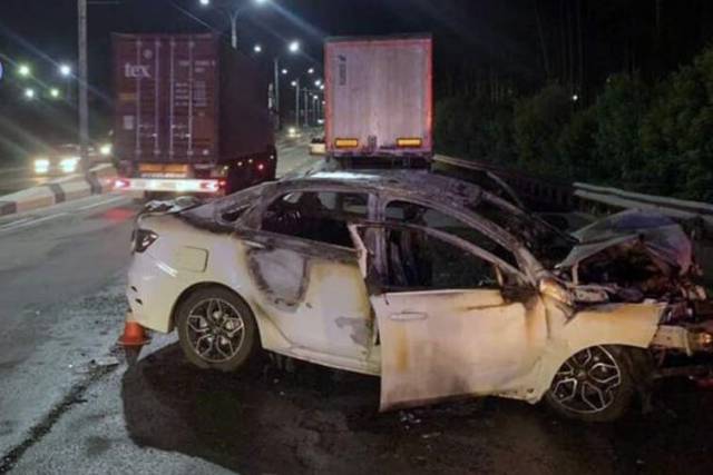 В Новосибирске один человек погиб и трое пострадали в столкновении легковушки с грузовиком