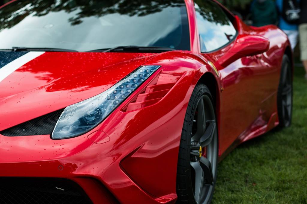 Новосибирскому владельцу Ferrari насчитали 300 тысяч налога