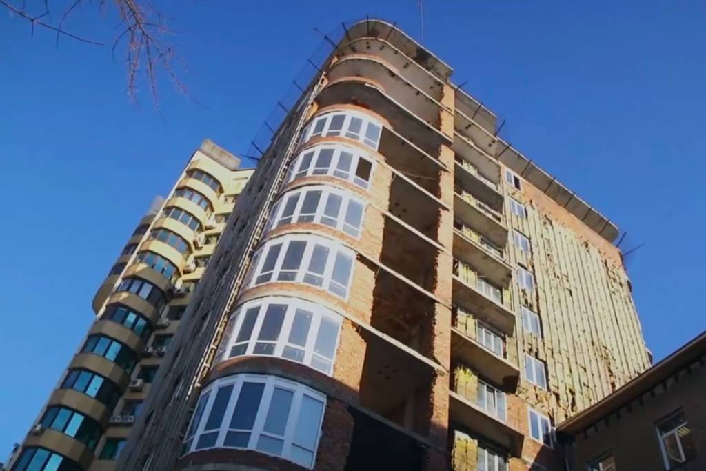 Суд обязал снести 20-летний долгострой в центре Новосибирска