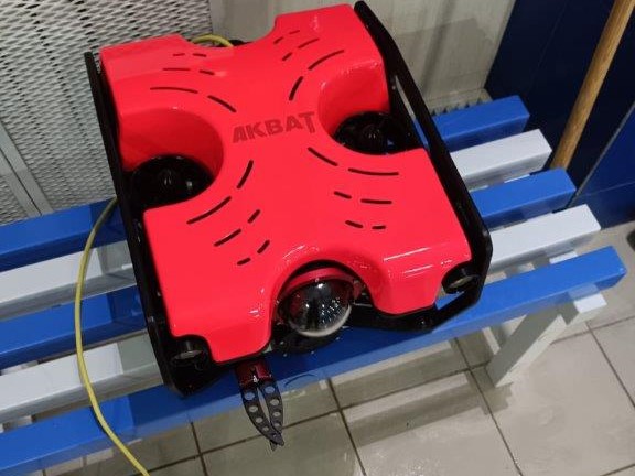 Уникальный дрон-водолаз обследует дно Оби в районе Бугринского пляжа