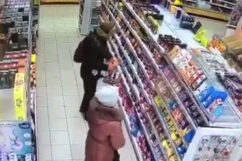 Новосибирец вынес из магазина 4 банки кофе и попал под уголовное дело