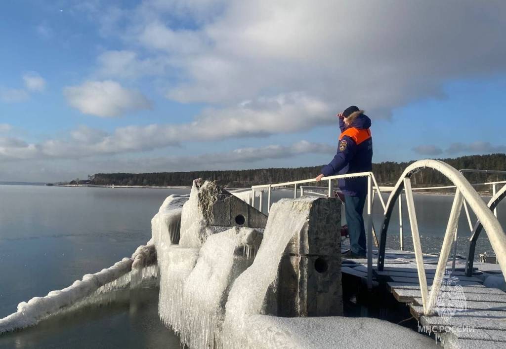 В Новосибирской области спасли рыбака