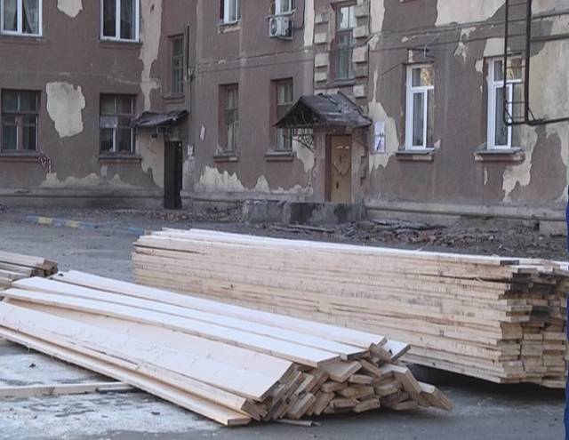 Новосибирская область полностью провалила программу капремонта жилых домов в 2022 году