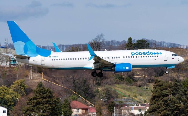 Самолет Новосибирск — Санкт-Петербург экстренно сел в Москве из-за трещины в стекле