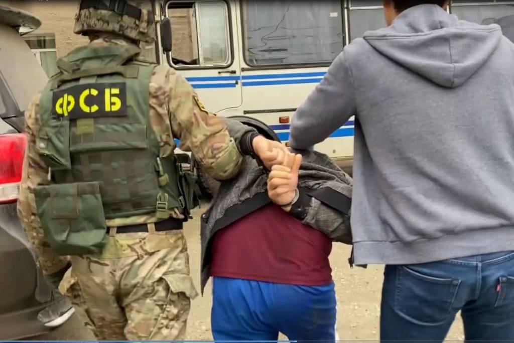 В Новосибирске двоих иностранцев отправили в колонию по делу о терроризме