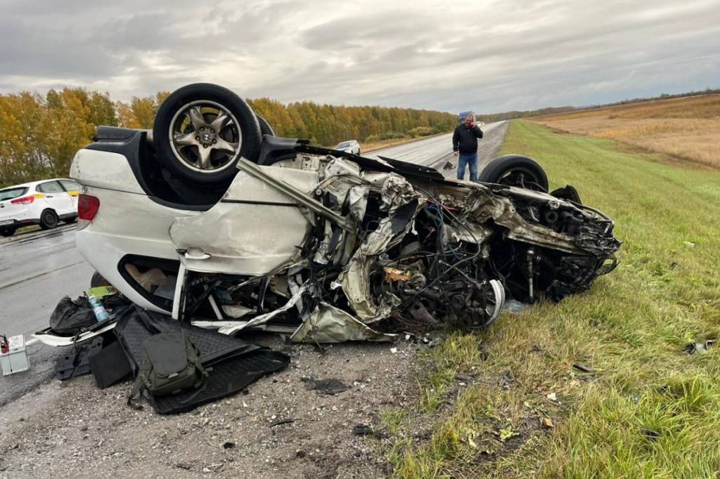 Водитель BMW X5 погиб в массовом ДТП под Новосибирском