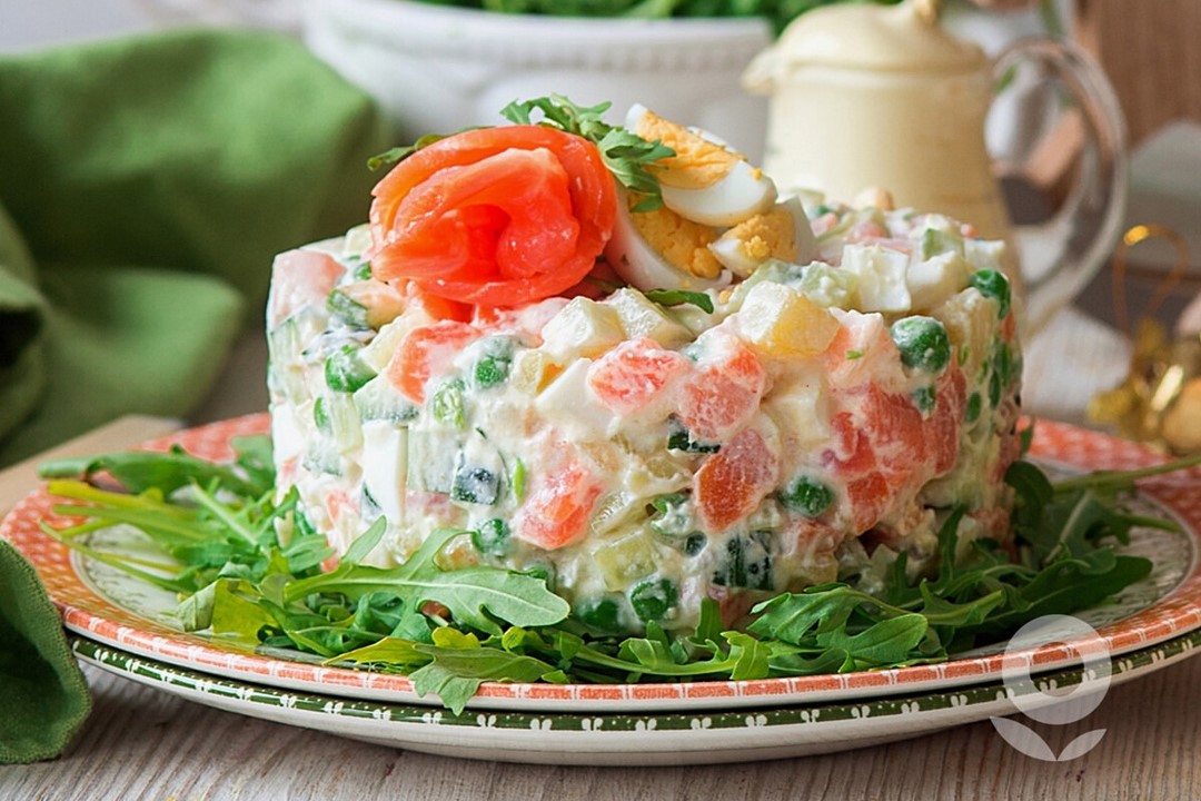 Правила безопасного хранения новогодних салатов объяснили новосибирцам