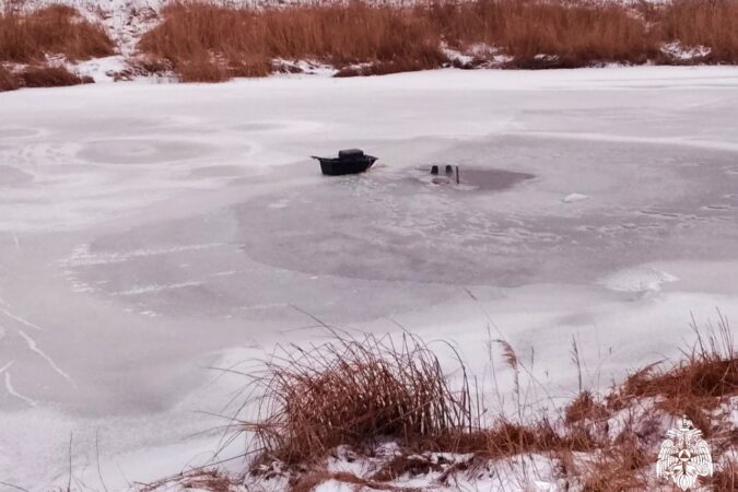 В Новосибирской области рыбак провалился под лед и погиб