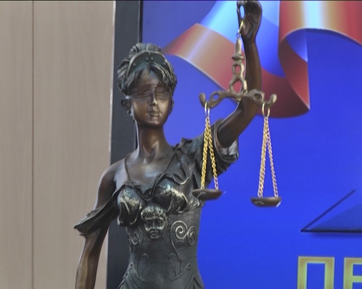 В Новосибирске военнослужащий угрожал взорвать банк