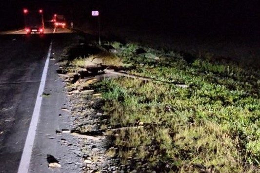 Под Новосибирском 60-летний мужчина и лошадь погибли от сильного удара фуры в повозку