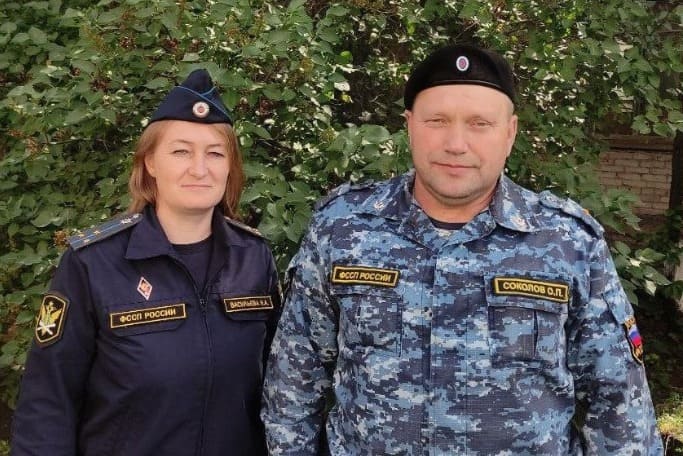 В Новосибирской области судебные приставы оказали помощь избитой женщине в крови