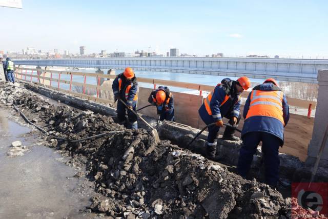 Депутат горсовета предложил организовать паромную переправу из-за ремонта мостов в Новосибирске