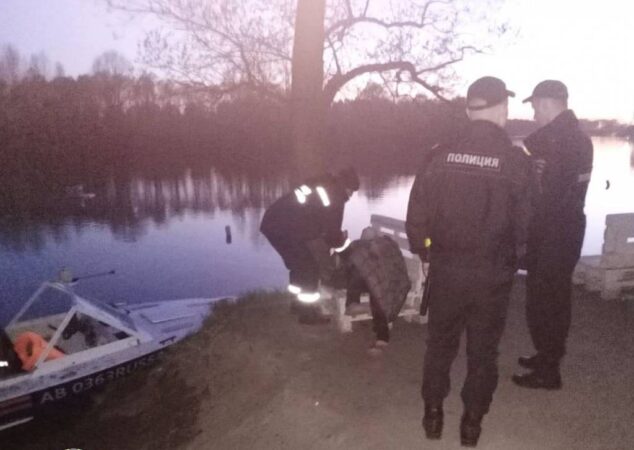 В Новосибирске спасли забравшуюся в Обь женщину