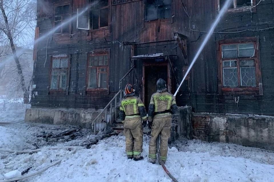 В Новосибирске на улице Степной загорелся барак