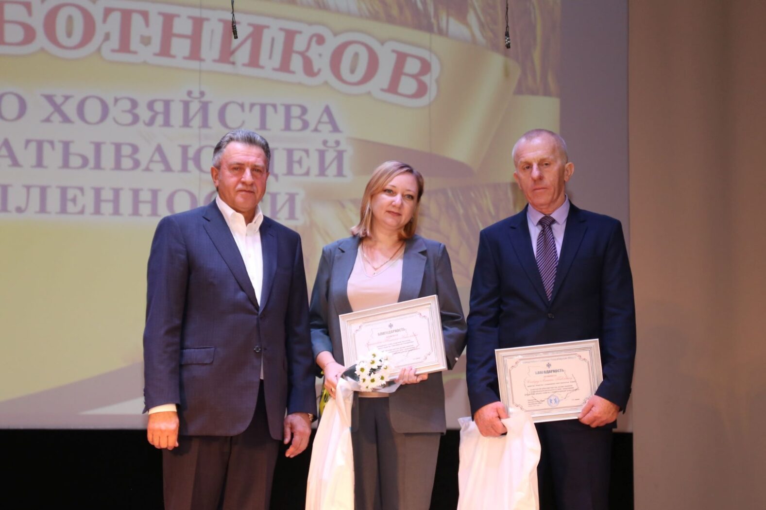 Новосибирские депутаты поблагодарили сельхозпроизводителей Искитимского района за достойные результаты уборочной