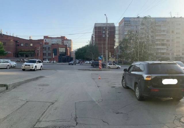 В Новосибирске иномарка сбила 10-летнего ребенка на велосипеде