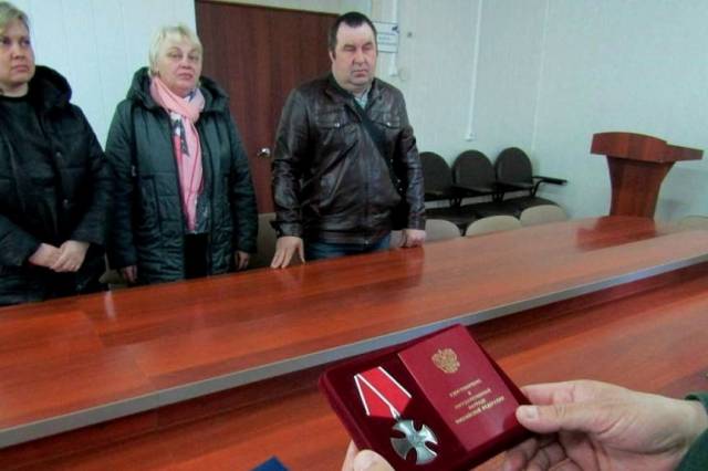 В Новосибирской области вдове мобилизованного вручили орден Мужества