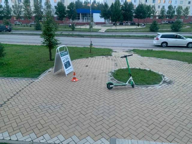 В Новосибирске 14-летний парень на самокате сбил 3-летнего ребенка