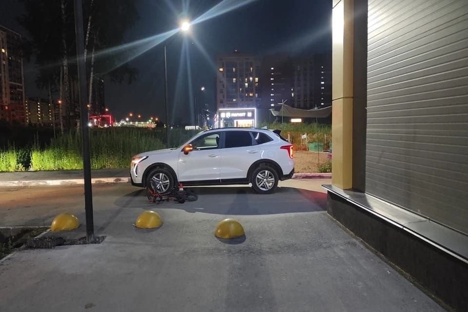 В Новосибирске мужчина на иномарке сбил 8-летнего велосипедиста