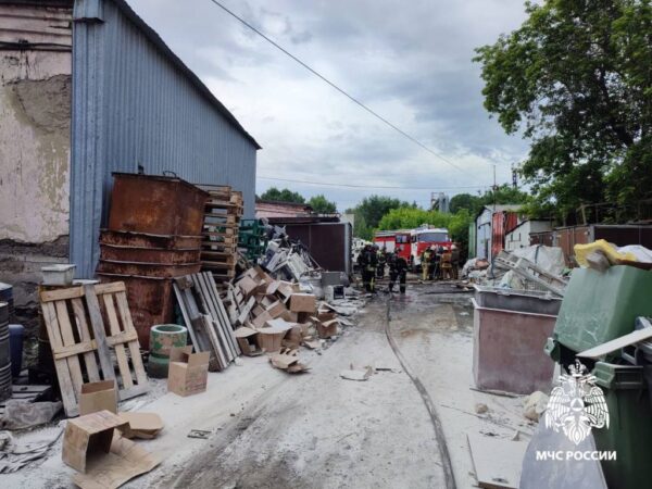 В городе Обь снова пожар – горит цистерна с дизтопливом