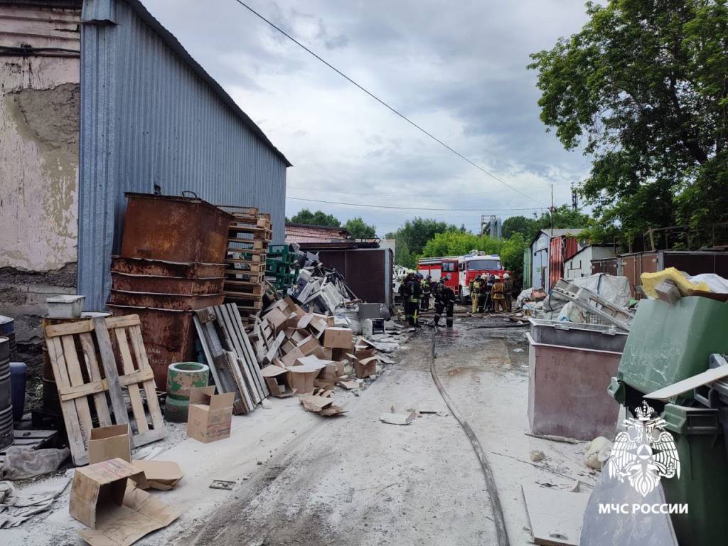 В городе Обь снова пожар – горит цистерна с дизтопливом