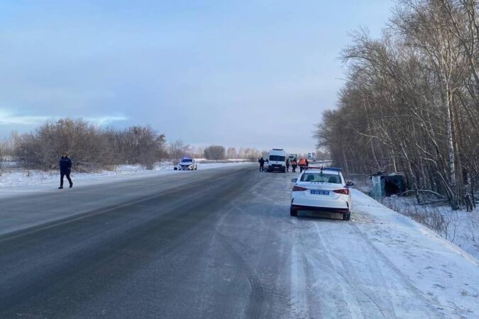 Девять человек пострадали в ДТП с пассажирским автобусом под Новосибирском