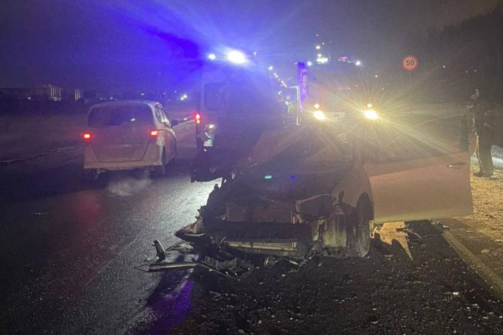 Пассажир «Тойоты» погиб в столкновении с КАМАЗом под Новосибирском