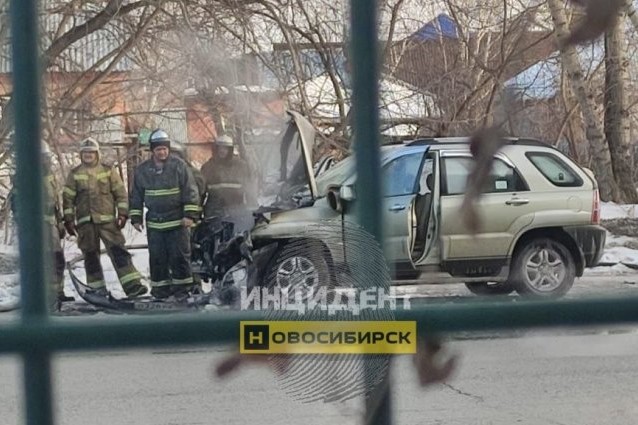 У кроссовера «Kia Sportage» загорелся двигатель в Новосибирске